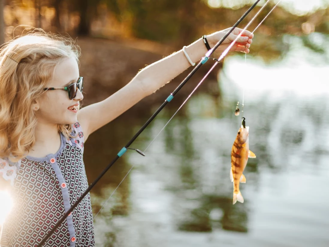 Cast & Seek Starter Kit With Spinning Combo - Image 3