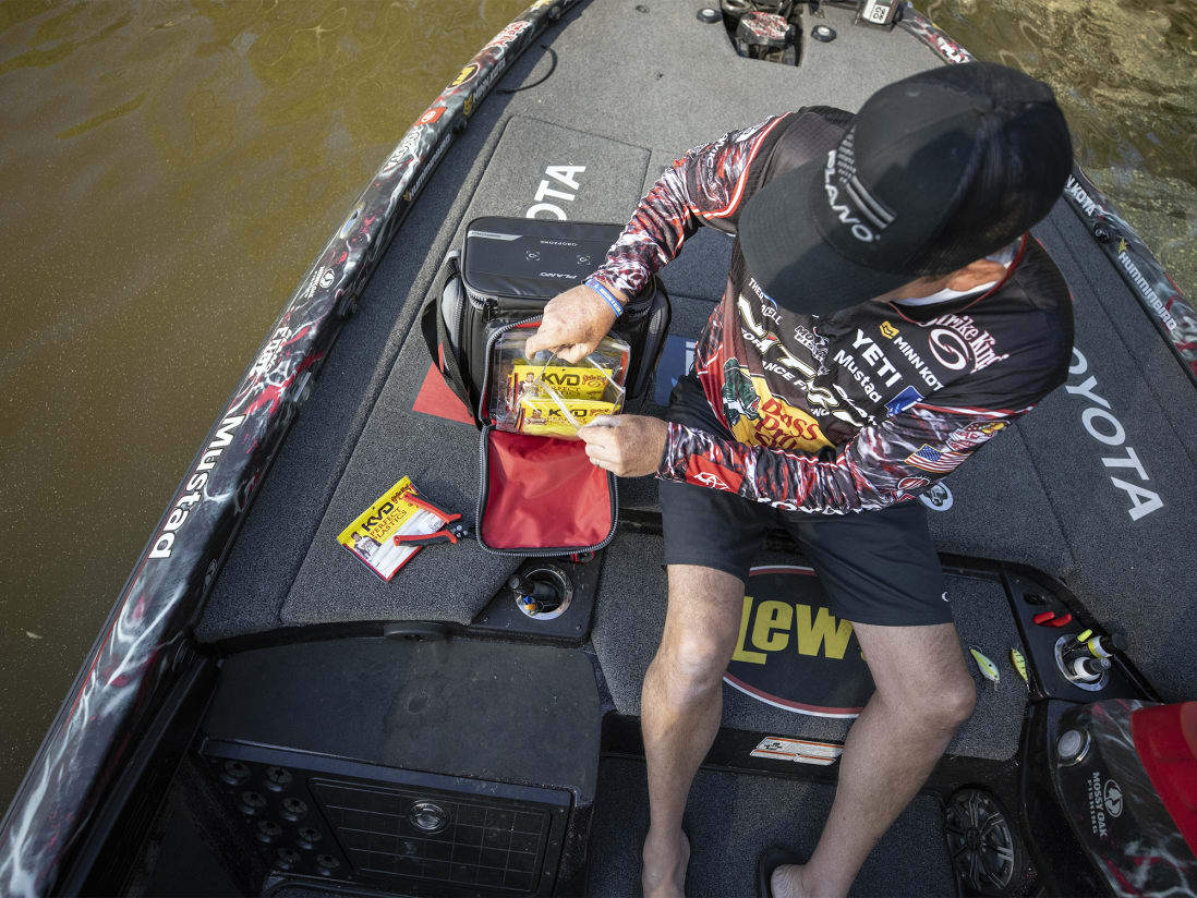 Plano KVD Signature Tackle Bag Plano KVD Signature Tackle Bag -ElaZtech store lifestyle kvdsignaturetacklebag3600 plano boatonwater 20 20 pno 10013b