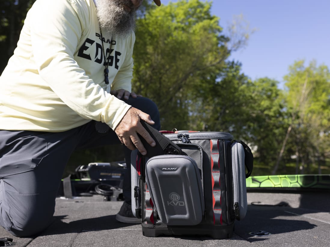 Plano KVD Signature Tackle Bag Plano KVD Signature Tackle Bag -ElaZtech store lifestyle kvdsignaturetacklebag3700 plano frontpocket 20 20 pno 10013c